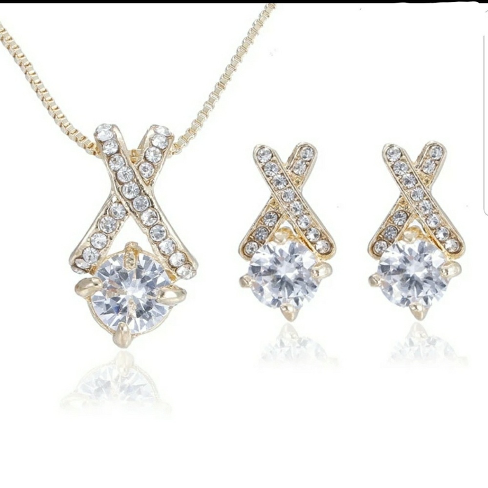 Gold Diamond statement Earrings & necklace set